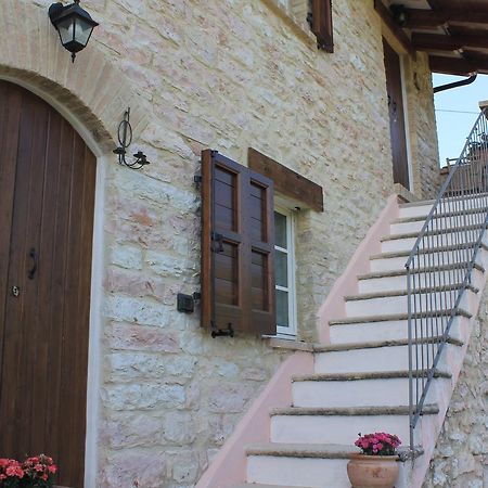 B&B Il Poggetto Serra SantʼAbbondio 外观 照片