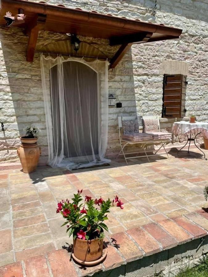 B&B Il Poggetto Serra SantʼAbbondio 外观 照片