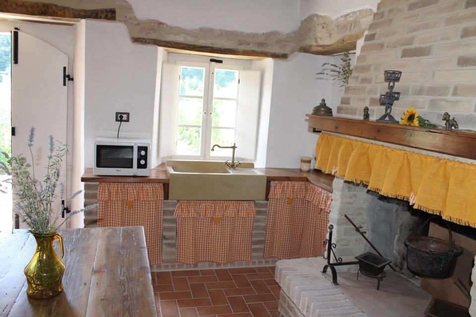 B&B Il Poggetto Serra SantʼAbbondio 外观 照片