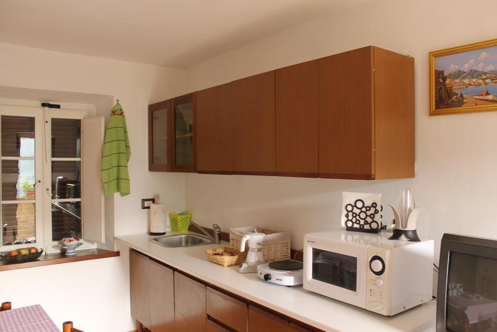 B&B Il Poggetto Serra SantʼAbbondio 外观 照片